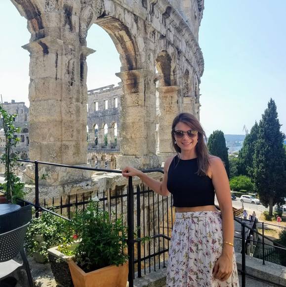 Meet your Posher, Christina - Picture 1 of 1